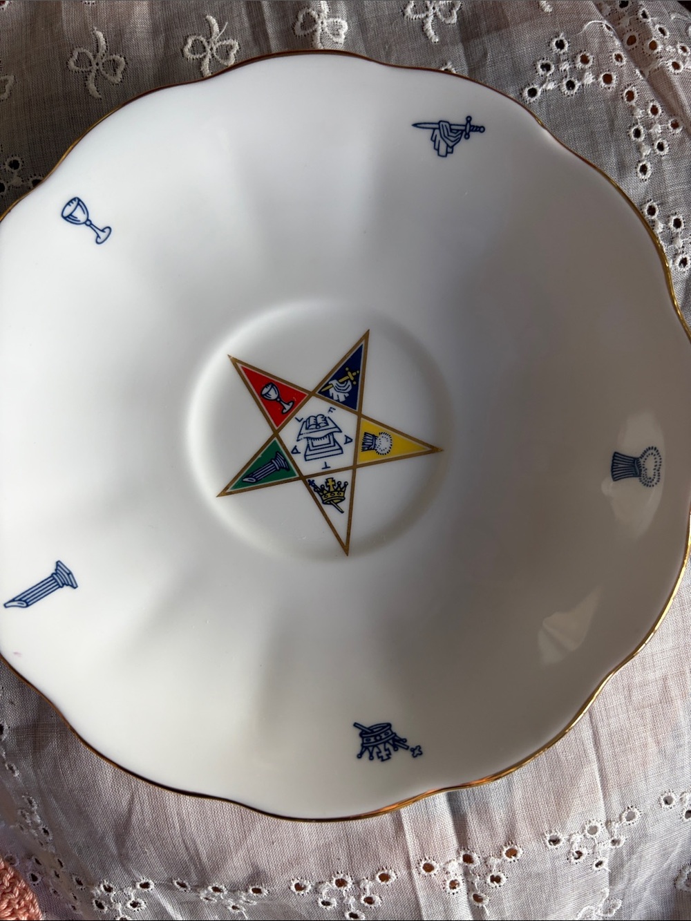White Porcelain Decorative Plate with Multicolor Star Emblem